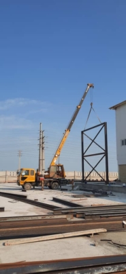 نقش جرثقیل باقری در اجرای پروژه‌های عمرانی و صنعتی بندرعباس